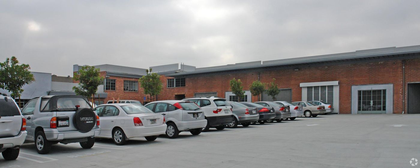 Executive Office Property for Lease photo 4
