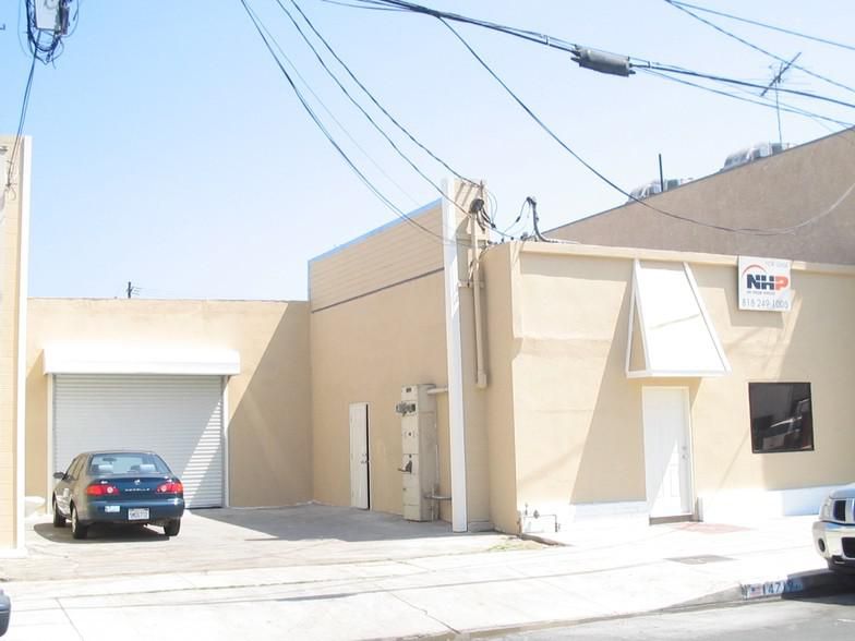 14719 Lull St photo 1