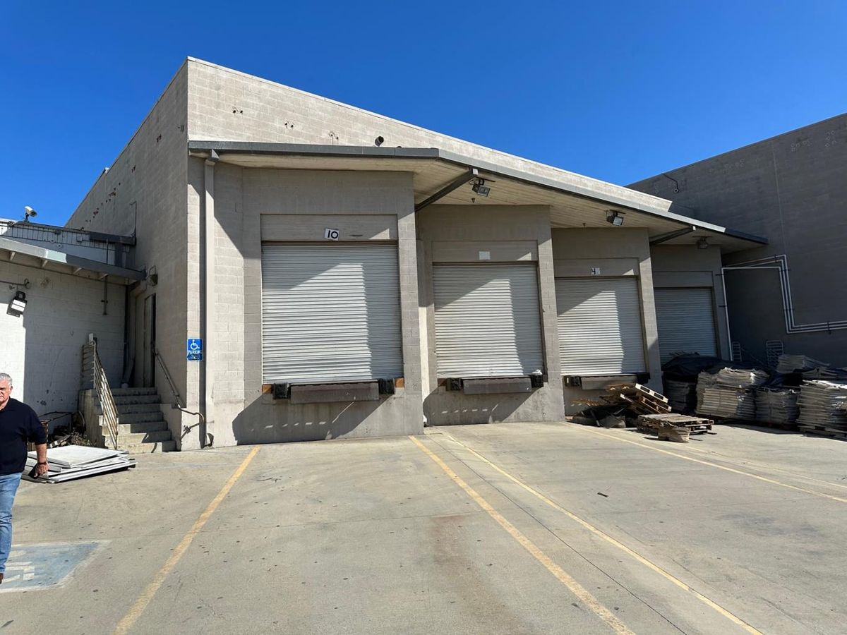 #1416 Gardena, CA Warehouse for Rent  #1416 | 1,000-24,875 sq ft photo 4
