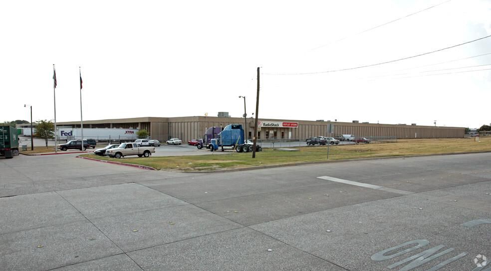 900 Terminal Rd photo 2