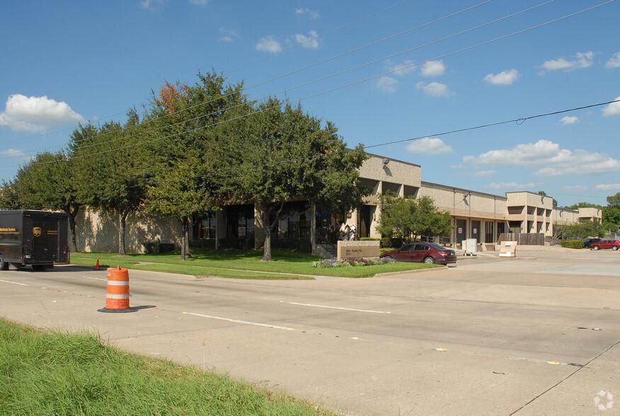 2000-2050 W Sam Houston Pky N photo 3