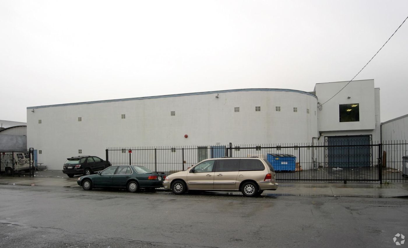 Industrial Property For Lease photo 1