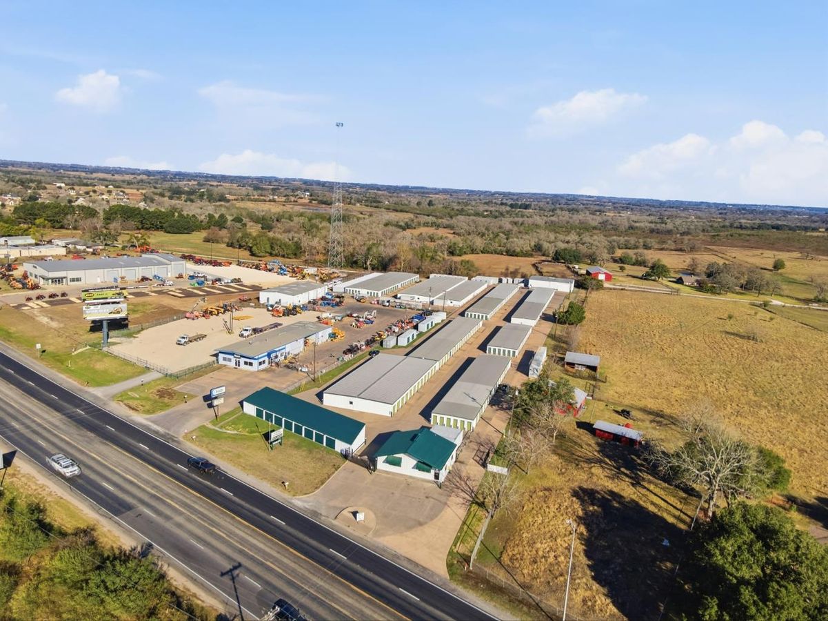 Highway 290 Office + Warehouse photo 3