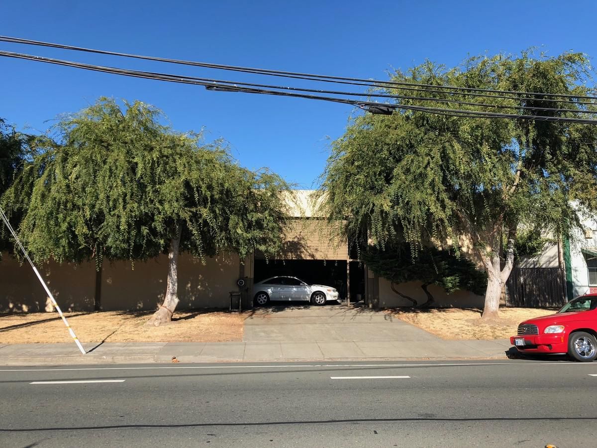 Industrial Warehouse For Sale photo 2