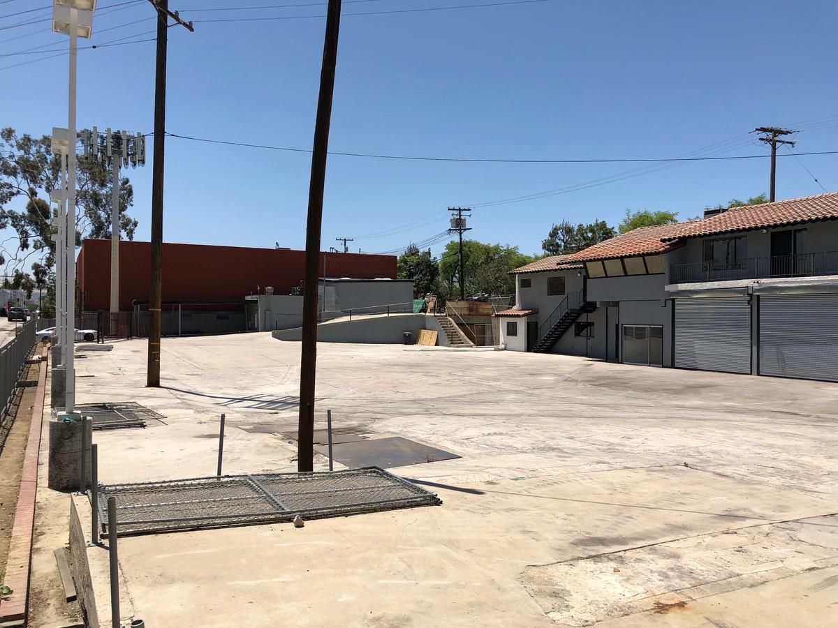 1061 N Victory Pl w/0.69 M2 Land for Lease photo 3