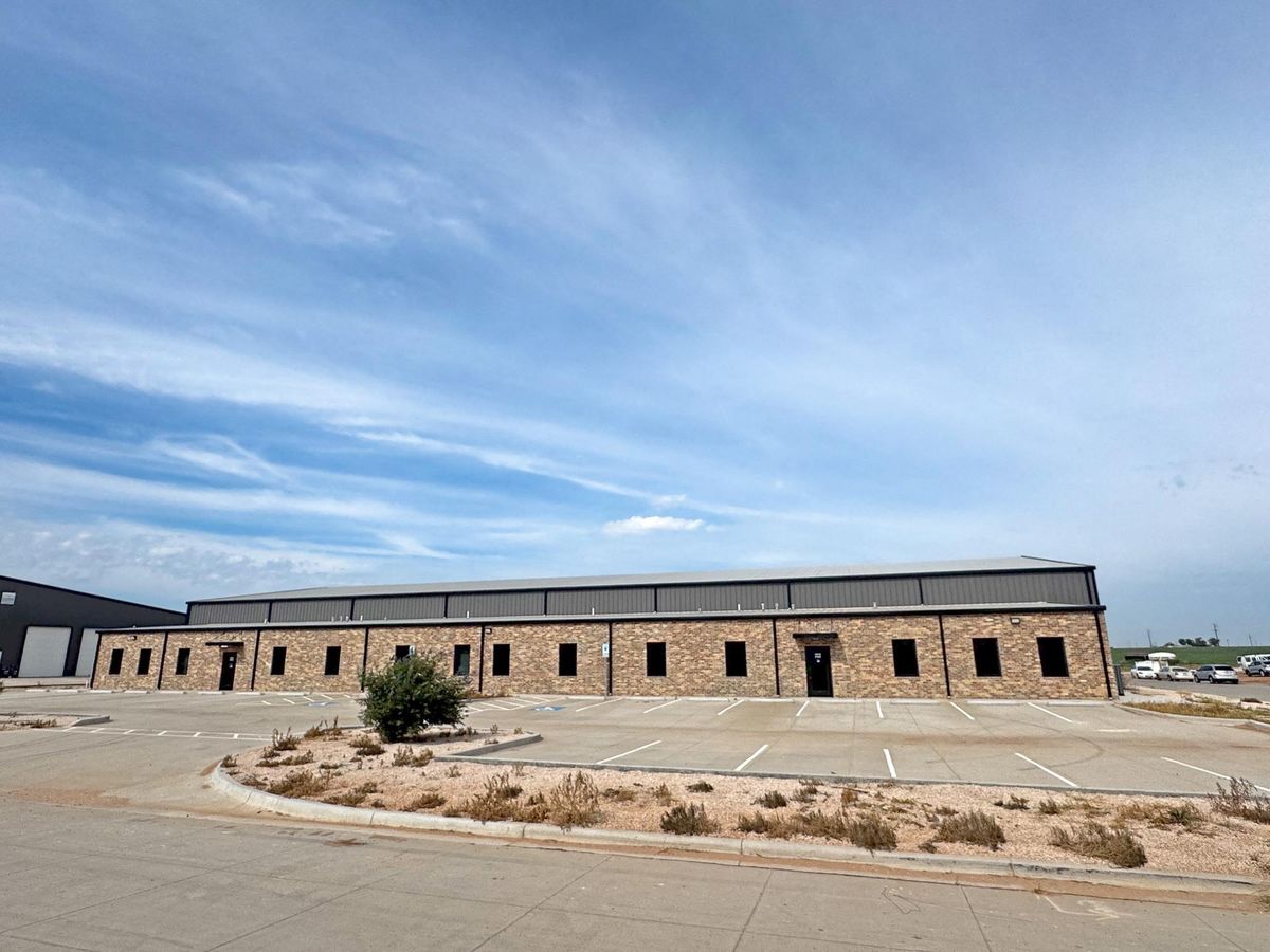 Office/Warehouse Flex with Dock photo 1
