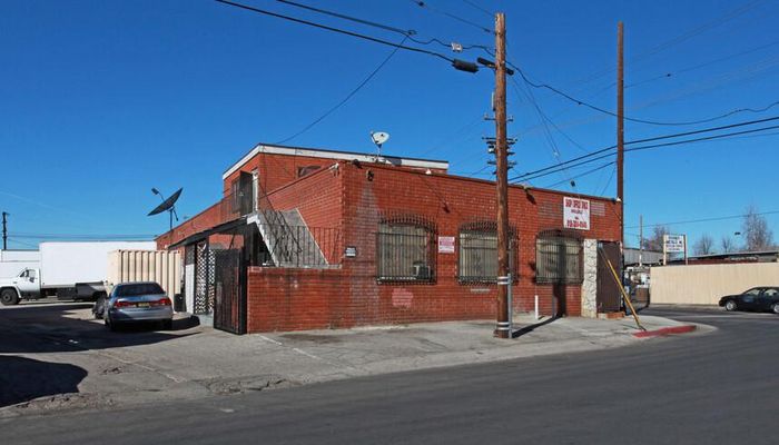 Warehouse Space for Rent at 15140-15180 Raymer St Van Nuys, CA 91405 - #3