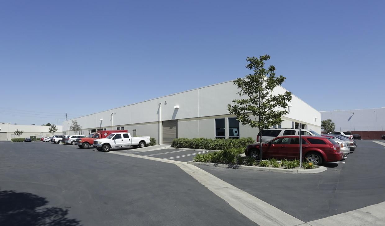 Turn-key Laboratory w/ Fixtures for Sublease photo 3