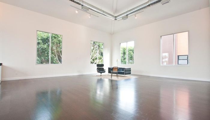 Office Space for Rent at 1401 Main St Venice, CA 90291 - #4