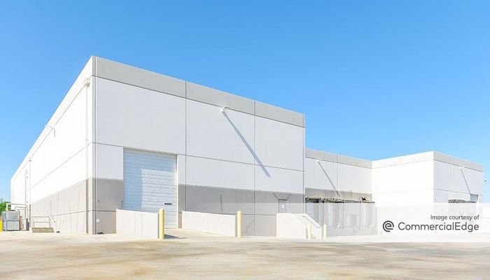 Warehouse Space for Rent at 34943 Flyover Court Bakersfield, CA 93308 - #2