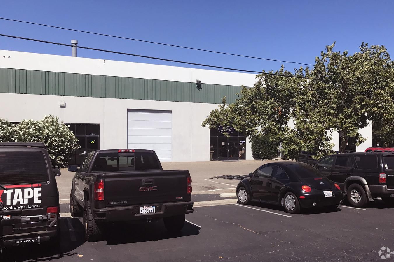 Multiple Spaces Property For Lease photo 4