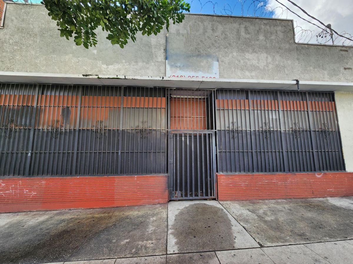 2832 E Olympic Blvd photo 2