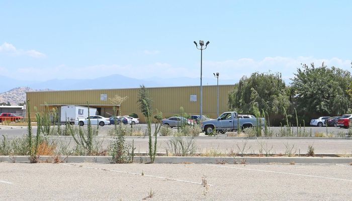 Warehouse Space for Sale at 90 W Poplar Rd Porterville, CA 93257 - #4