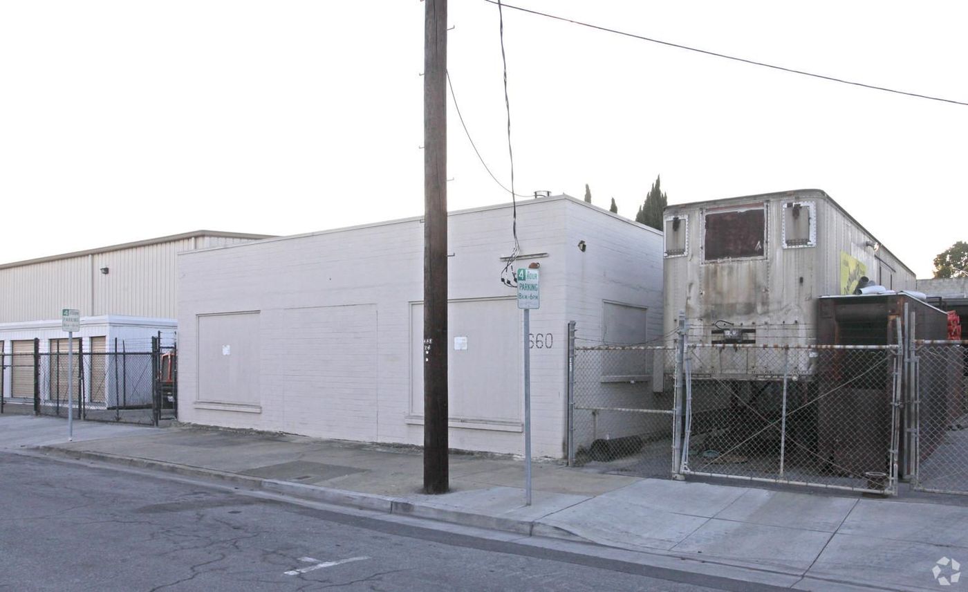 Industrial building available for relocation photo 2