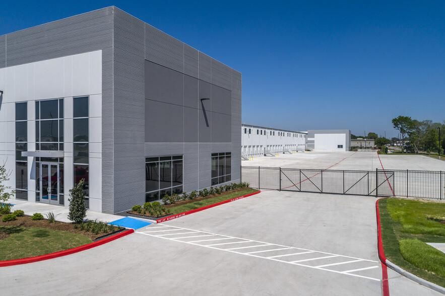 Benchmark Northwest Distribution Center 5215 Campbell Rd photo 1