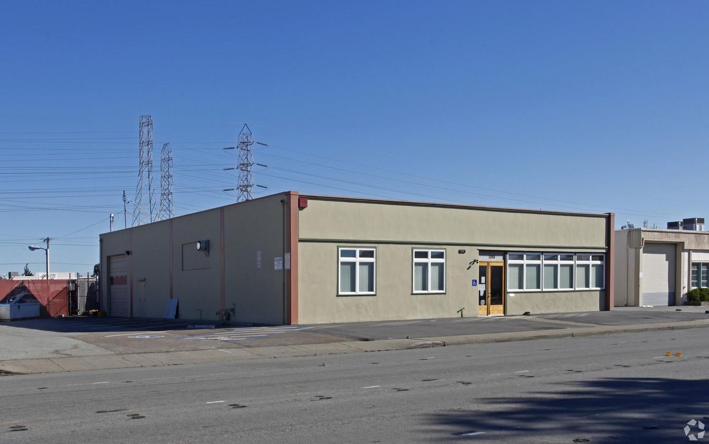 1846 Rollins Road photo 2