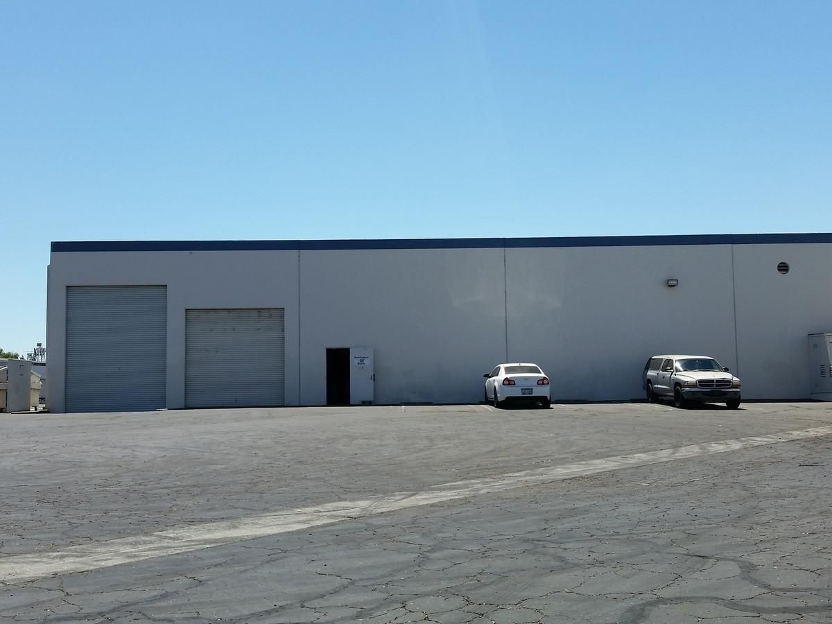 Bldg 4 photo 2