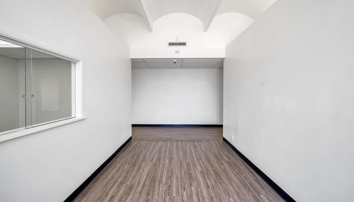 Warehouse Space for Rent at 14208 Towne Ave Los Angeles, CA 90061 - #4