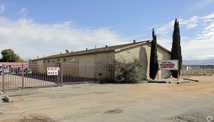 Warehouse Space for Rent at 13500 Del Mar Rd Apple Valley, CA 92308 - #3