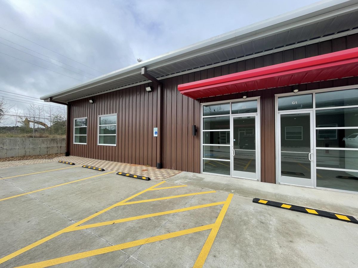 331 Corporate Wood Dr photo 1