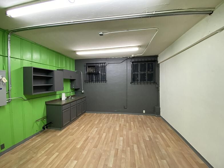 Warehouse, Creative Offices, Studio Use 1115 Venice Blvd photo 4