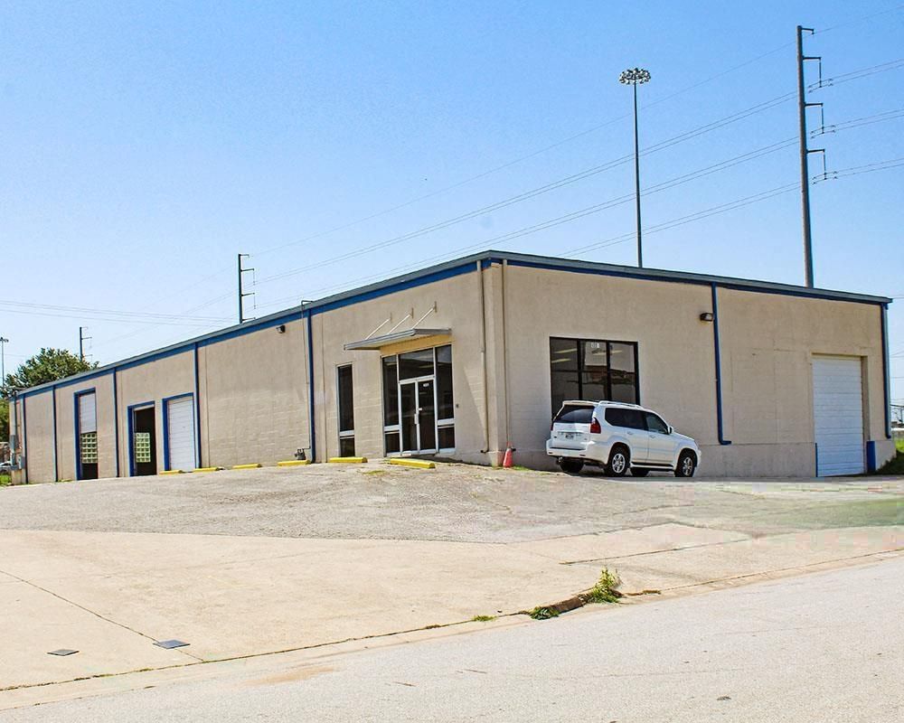 4001 Warehouse Row photo 1