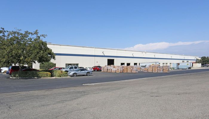 Warehouse Space for Rent at 7950-7952 W Doe Ave Visalia, CA 93291 - #3