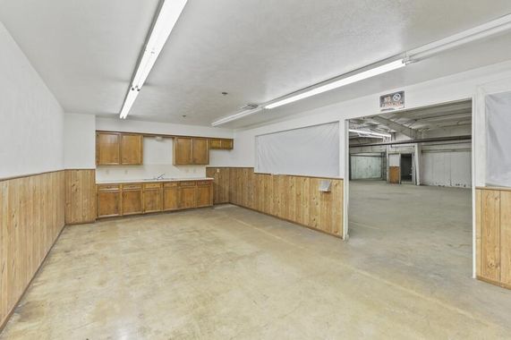 1001 S Kaufman St