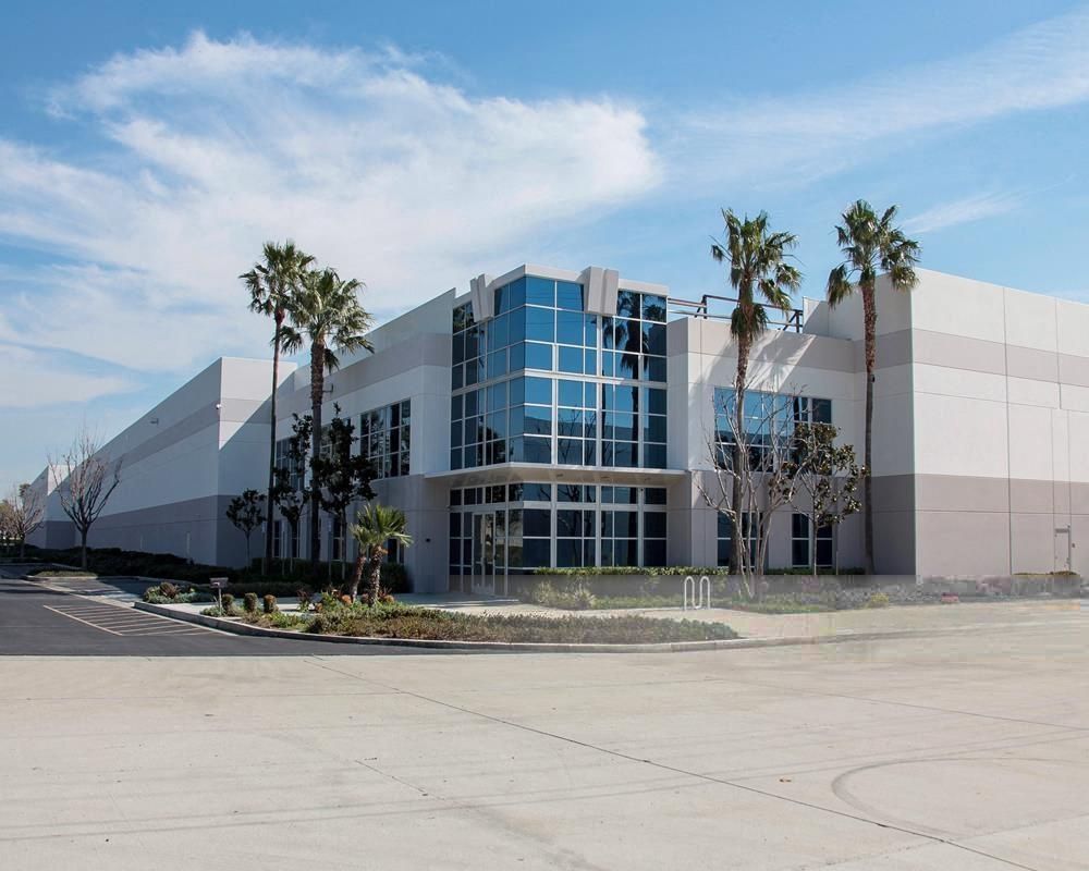 13489 Jurupa Avenue photo 4