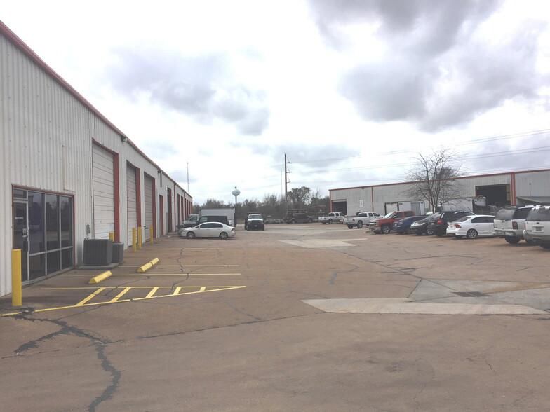 Willowbrook Business Park 7203-7205 Belgold St photo 2