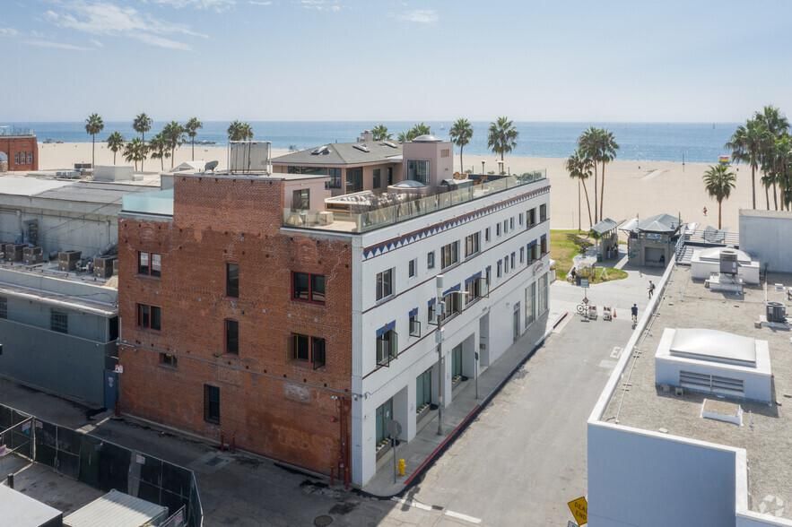 Venice Beach Art Lofts 8 Brooks Ave photo 4