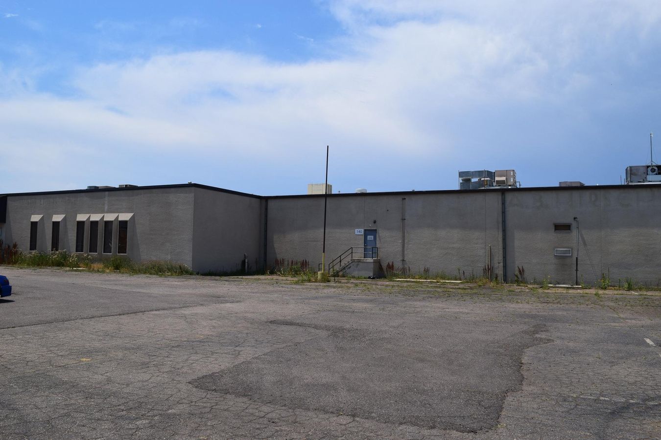 Industrial/distribution building photo 1