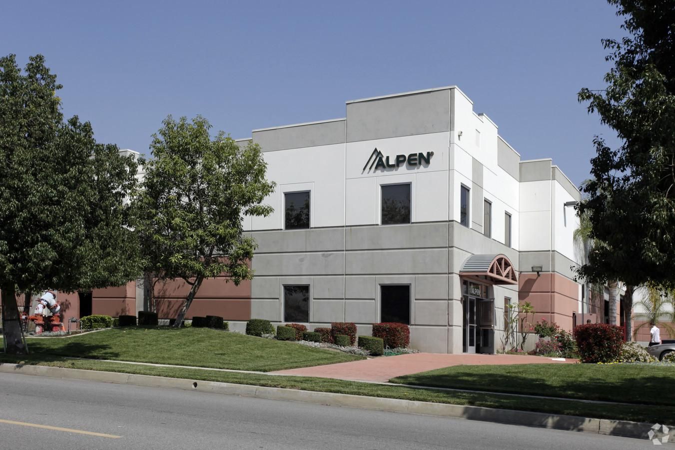 Industrial Property For Lease photo 1