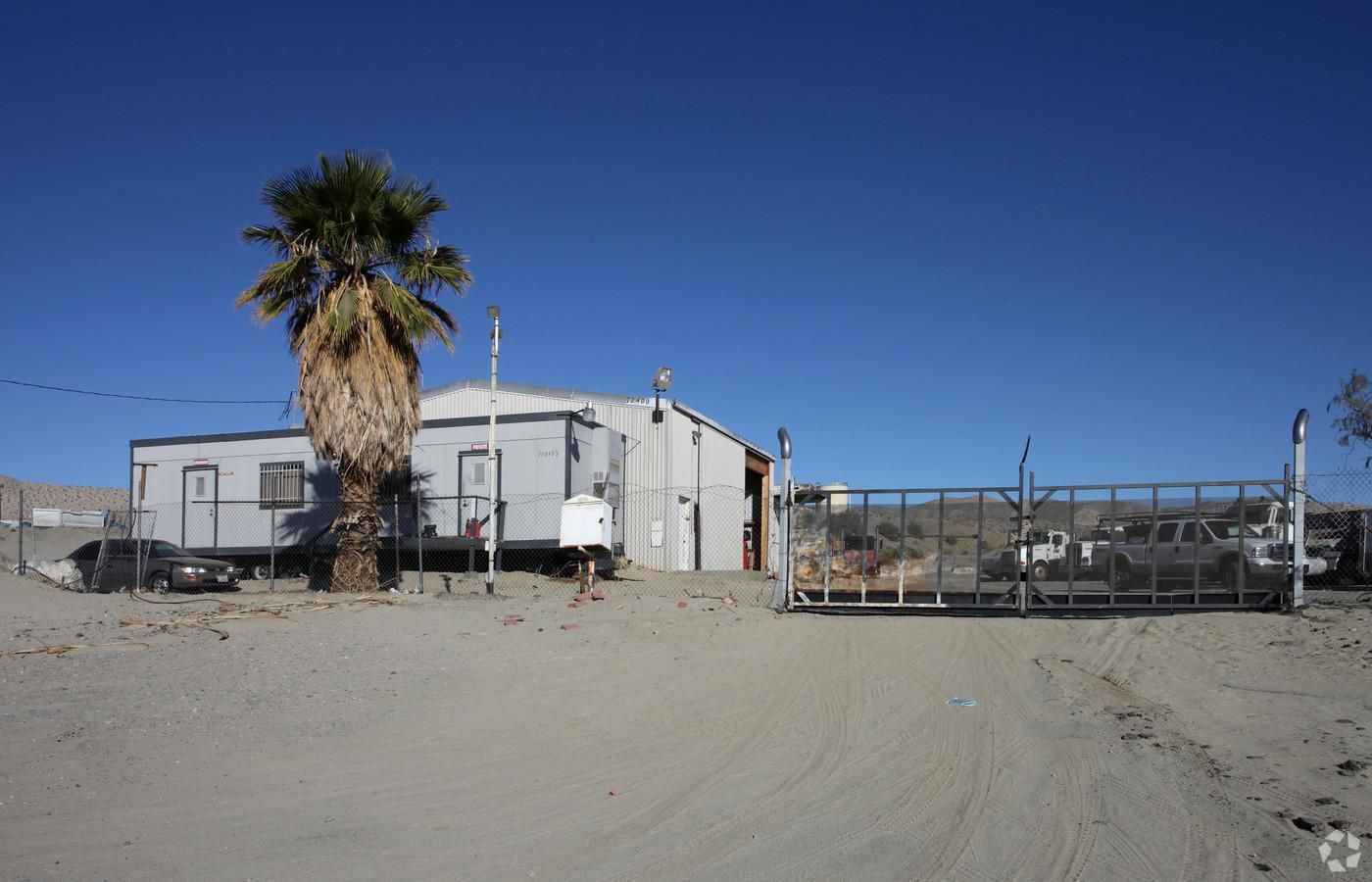 1,600 SF Bldg on 5 ac Fenced Yard photo 1