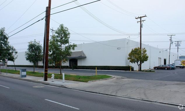 401 W Dyer Rd