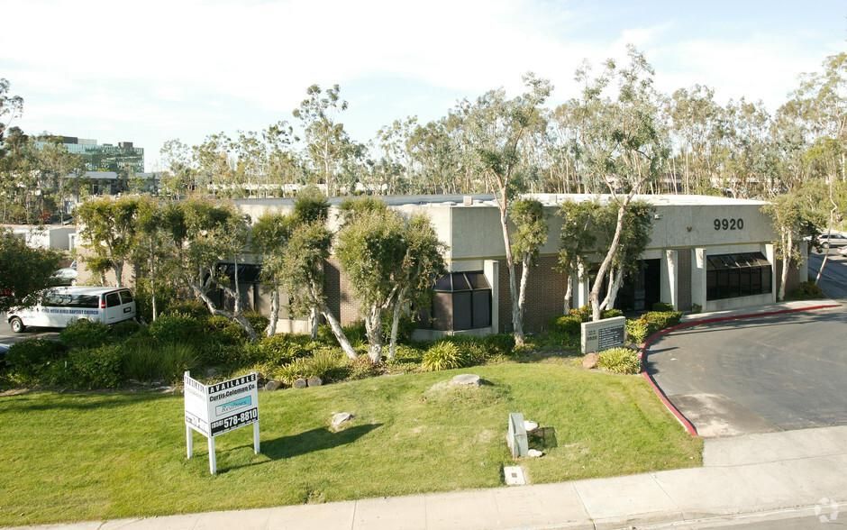 9920 Scripps Lake Dr photo 2