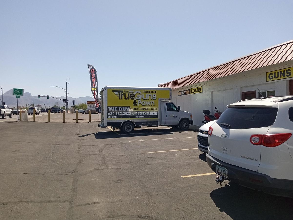 1735 W Apache Trl photo 2