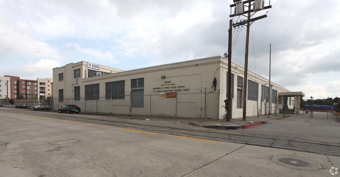 Flex Property For Lease photo 4