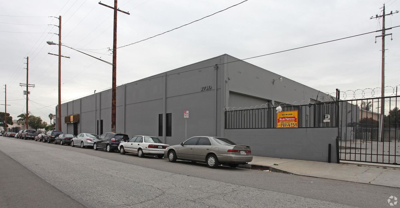 Clean Manufacturing/Warehouse Facility photo 1