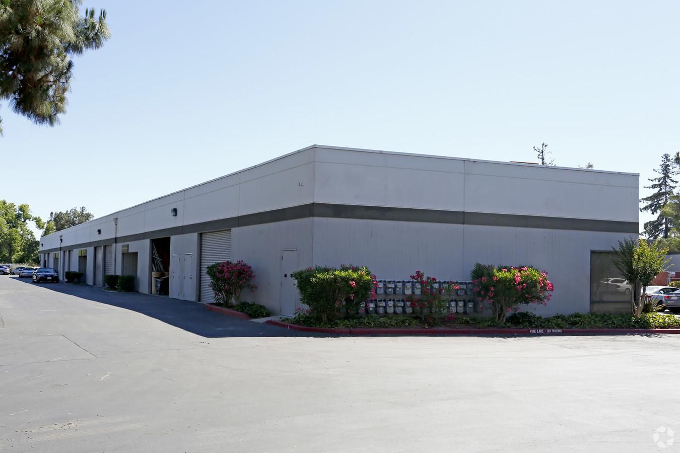 Bldg 3 photo 1