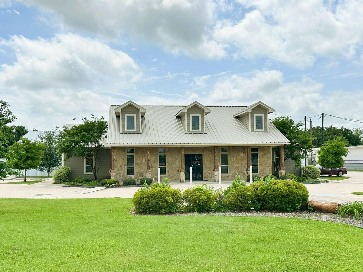 3209 Fort Worth Dr photo 2