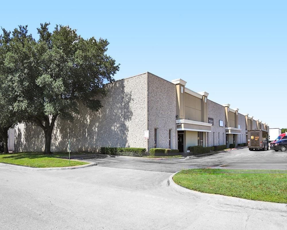 4124-4140 Billy Mitchell Drive & 4117-4135 Lindbergh Drive photo 4