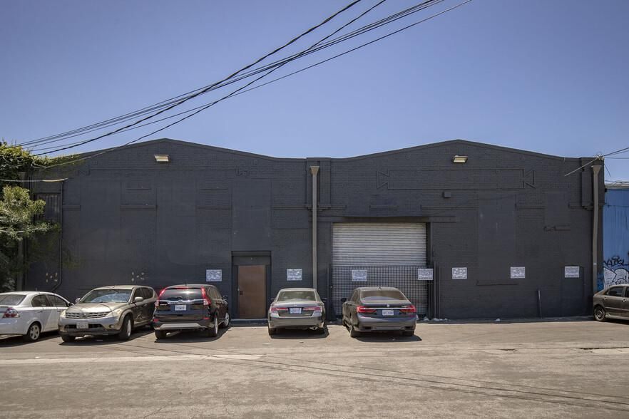 NEWLY RENOVATED ARTS DISTRICT WAREHOUSE 2028 Bay St photo 2