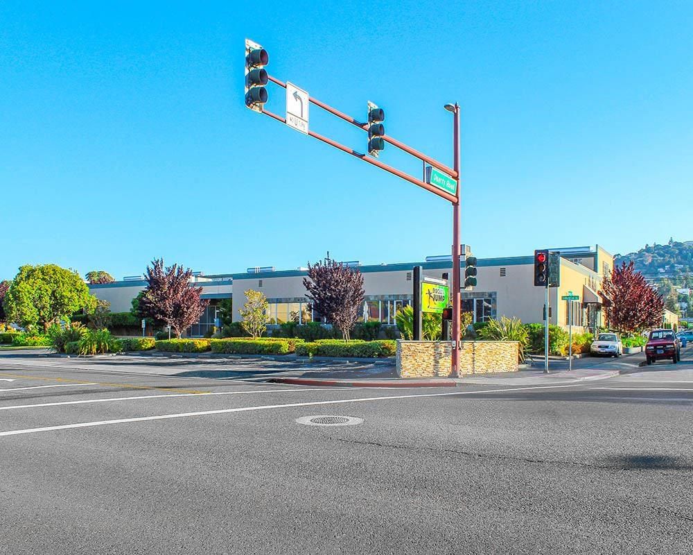 San Carlos Business Center photo 3