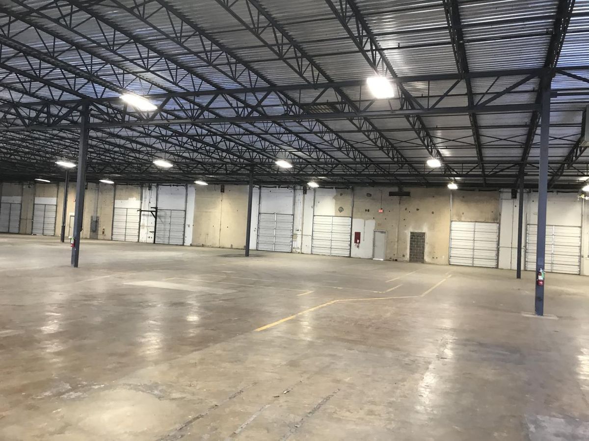 7615 Metro Center Drive photo 3