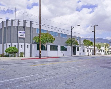 3101 & 3111 Winona Avenue
