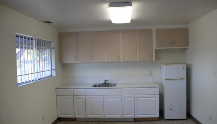 Warehouse Space for Rent at 445 Menlo Ave Hemet, CA 92543 - #8