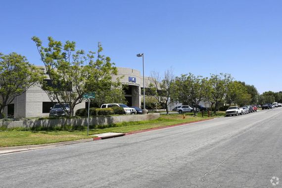 42136 Avenida Alvarado