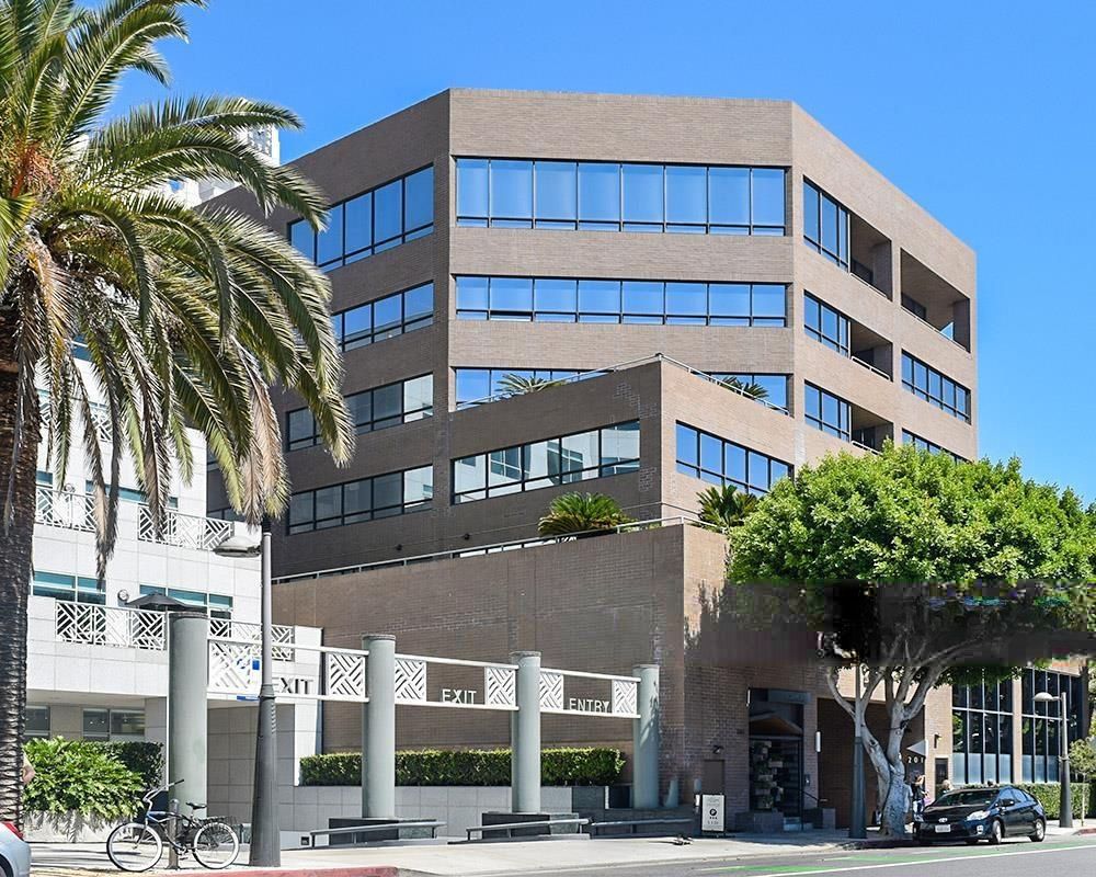 Santa Monica Square photo 3