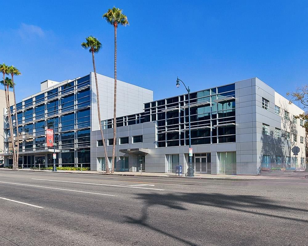 8901-8929 Wilshire Blvd photo 1